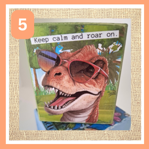 Dinosaur Desk Sitters